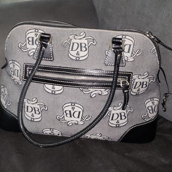 D & B Crest Print DB Logo Signature Dome - Picture 2 of 8